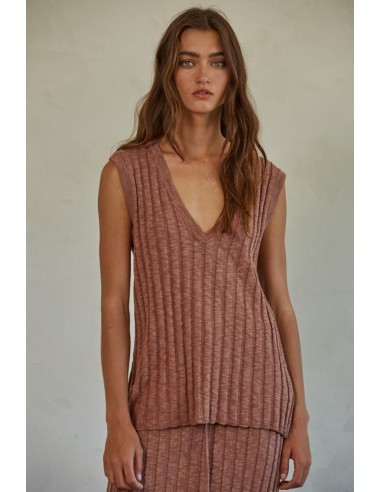 Ribbed V-Neck Sleeveless Sweater Venez découvrir notre 